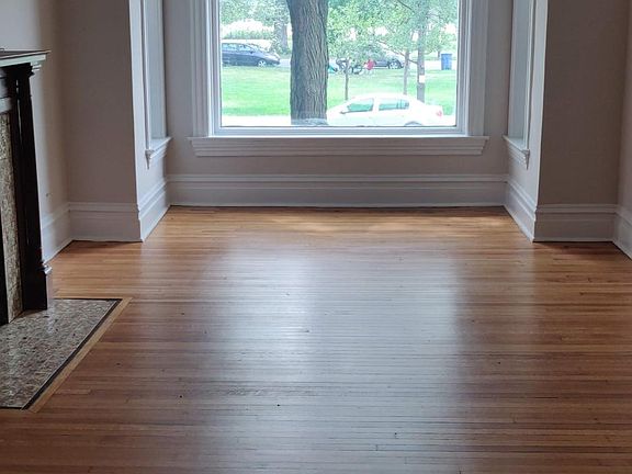 3rd image of 1417 N California Ave #1