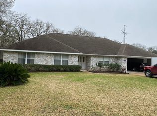 216 Summit Dr, La Grange, TX 78945
