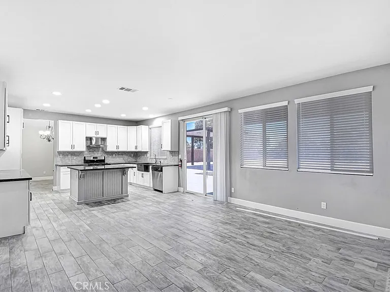 709 E Agape Ave — Photo 3
