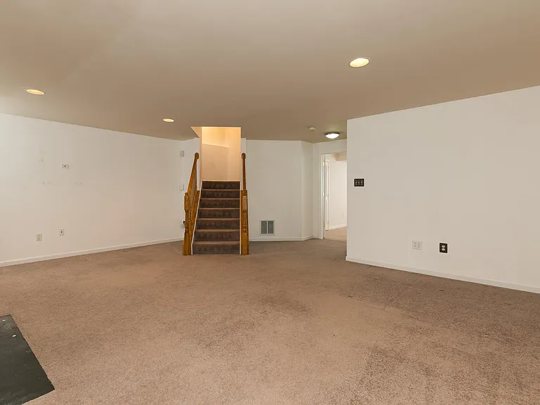 7011 Fieldhurst Ct — Photo 8