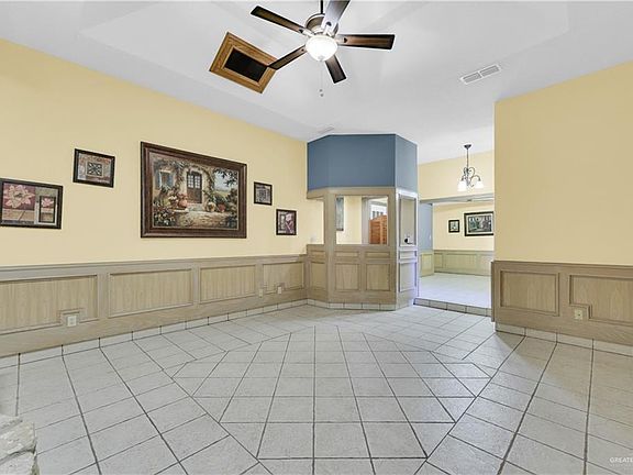 5th image of 801 Meadow Wood Dr