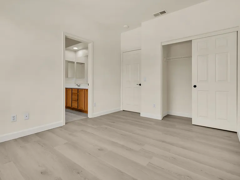 10 Clearwater Cv — Photo 42
