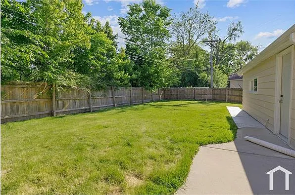 407 N West Ave — Photo 2