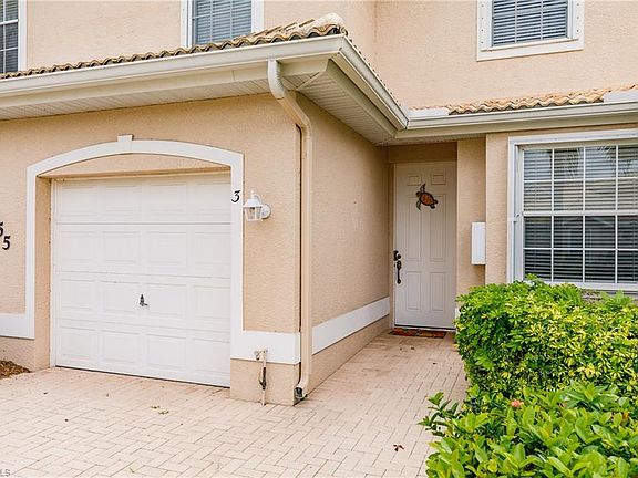 2nd image of 7655 Meadow Lakes Dr APT 1003