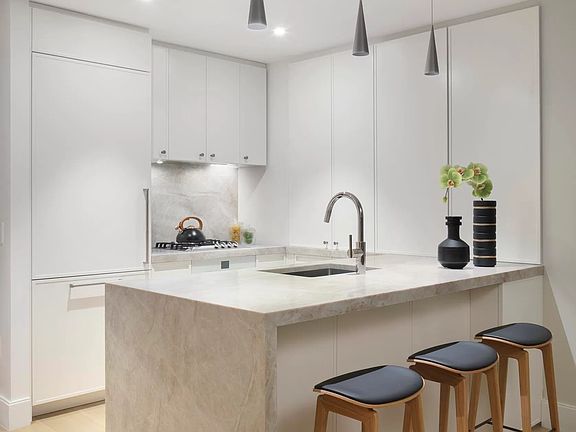 2nd image of 212 W 72nd St #3G