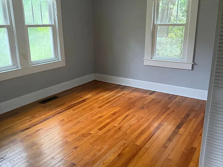 105 Glenview Dr — Photo 17
