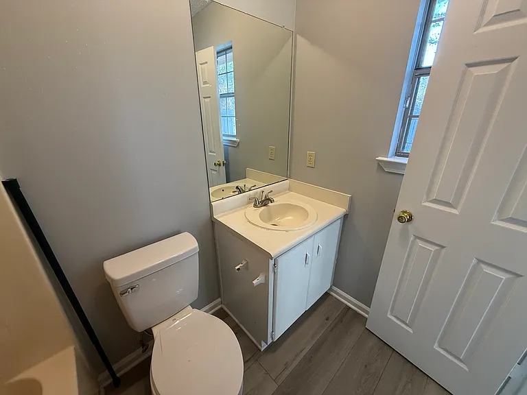 112 NE Jamey Ln — Photo 8