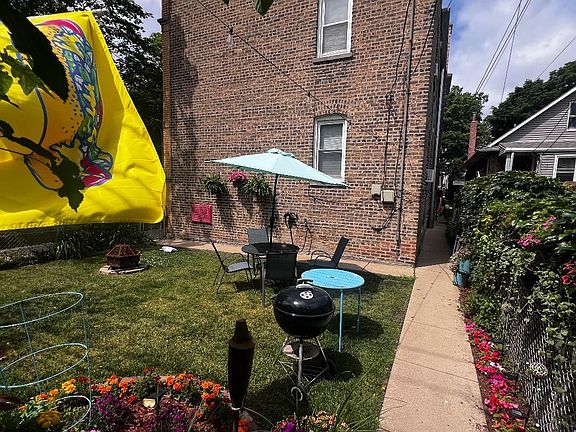 3rd image of 2854 W Grace St