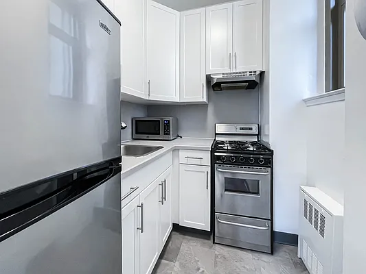 Rented by Brown Harris Stevens | media 2