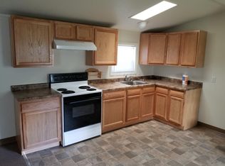 689 Baylor Ln, Altoona, PA 16602