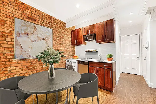 Rented by REAL New York | media 11