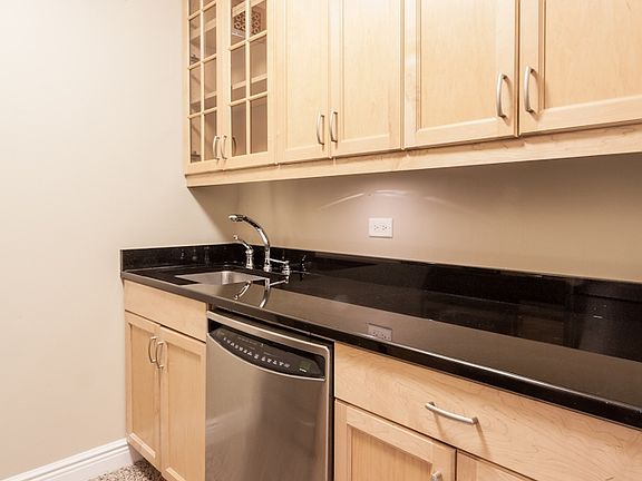 5th image of 30 W 63rd St APT 11T