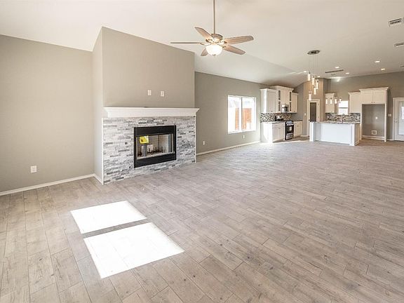 2nd image of 5904 Urbana Ave