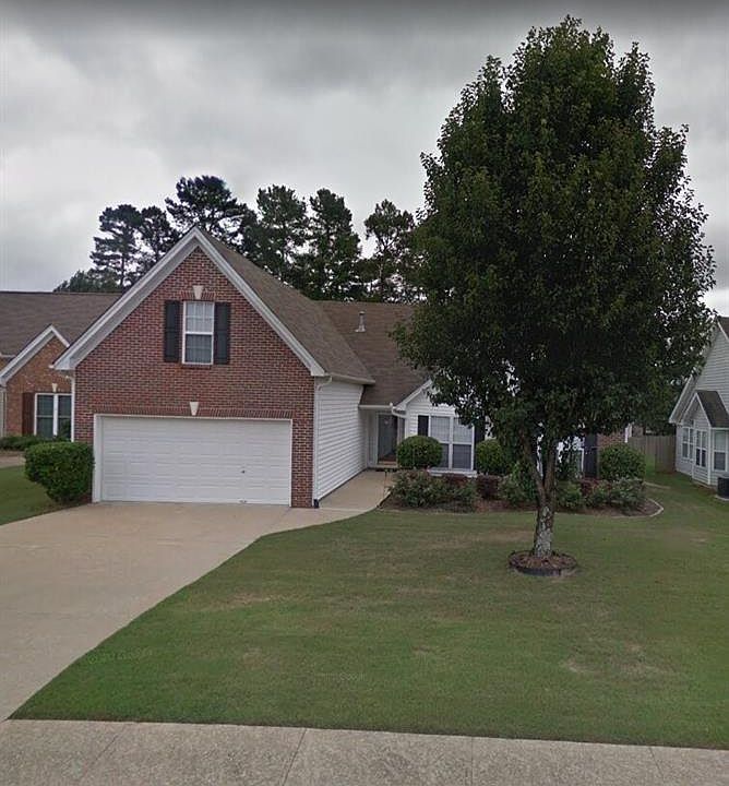 1st image of 921 Wicker Pine Dr