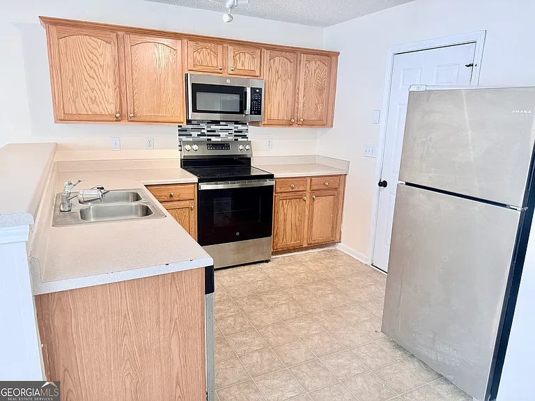 7232 April Ct — Photo 5