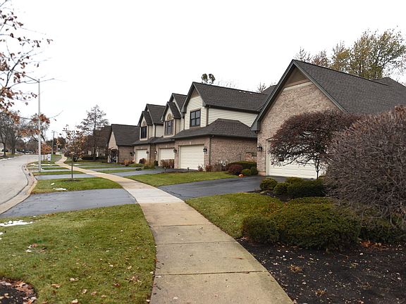 5th image of 528 Rosebud Dr N