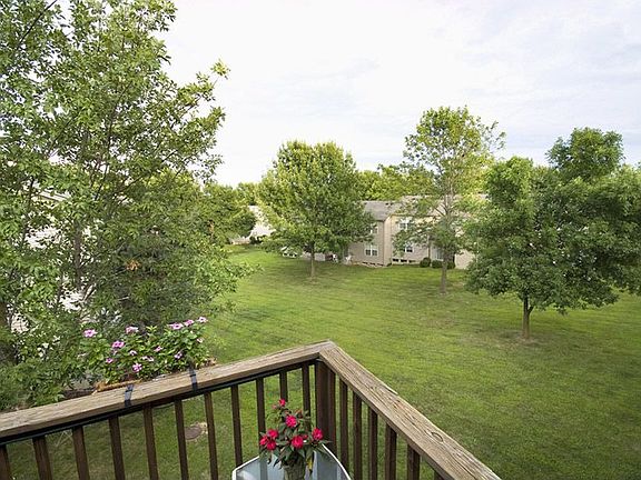 5th image of 94 Sugar Bend Ct