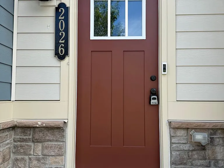 2026 Connecticut Ln — Photo 2