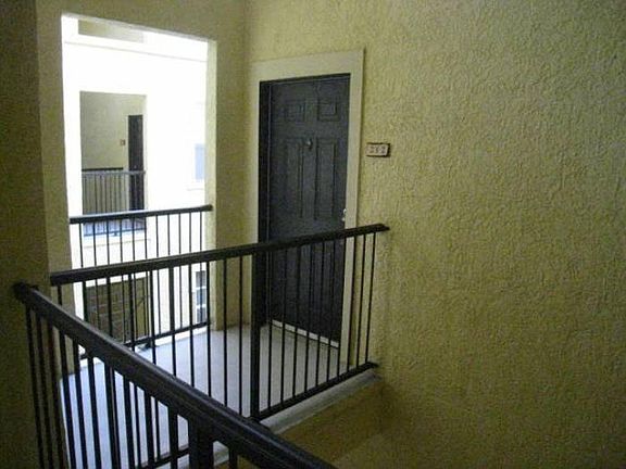 2nd image of 114 Vista Verdi Cir Unit 2121