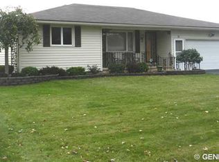 51 Shadywood Dr, Rochester, NY 14606