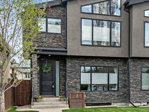 1126 W 40th St SW, Calgary, AB T3C 1W5