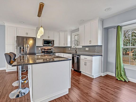 3rd image of 1236 Timberwood Dr
