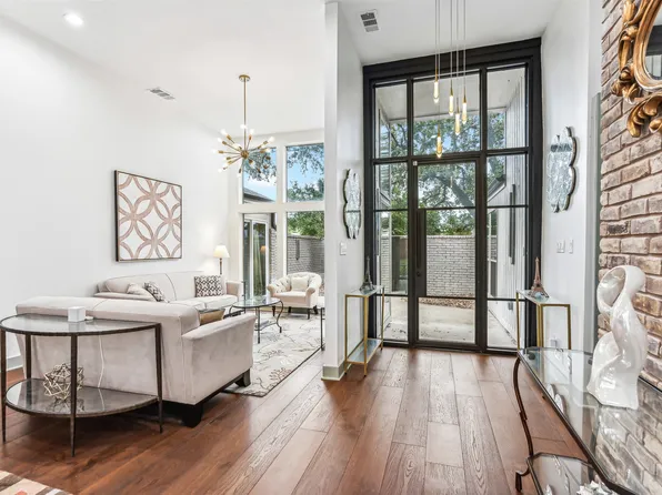 9405 Moss Farm Ln, Dallas, TX 75243