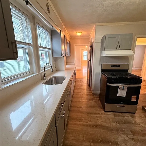 35-37 Springdale St #35 — Photo 12