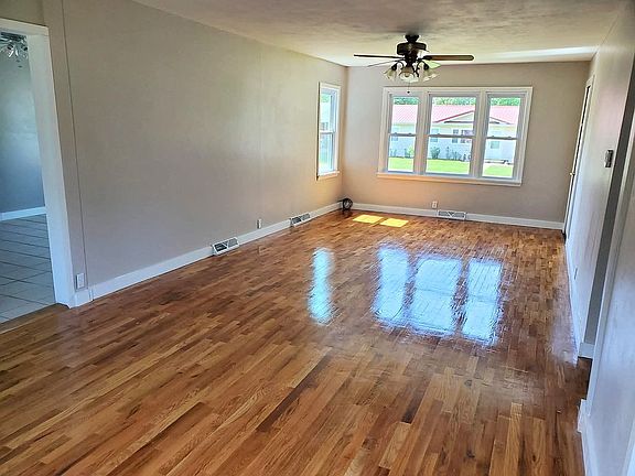5th image of 1000 E Mondy St