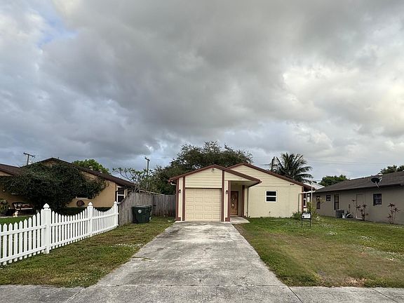 3rd image of 444 Broward Avenue