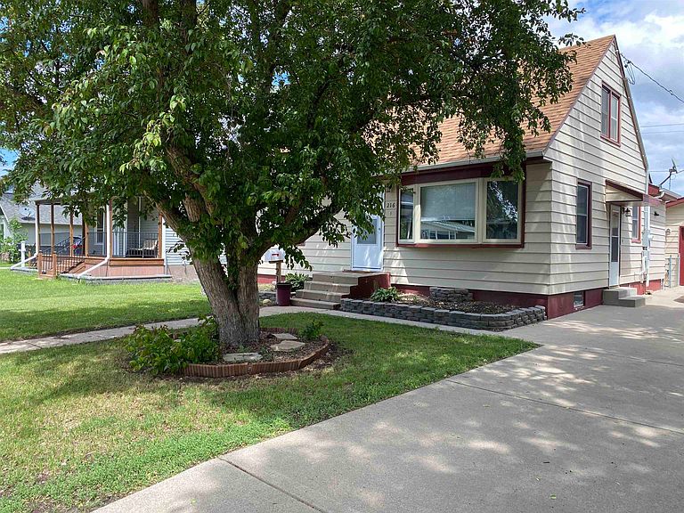 Listing photo 2