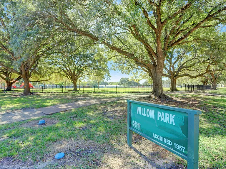 4309 Stillbrooke Dr — Photo 41