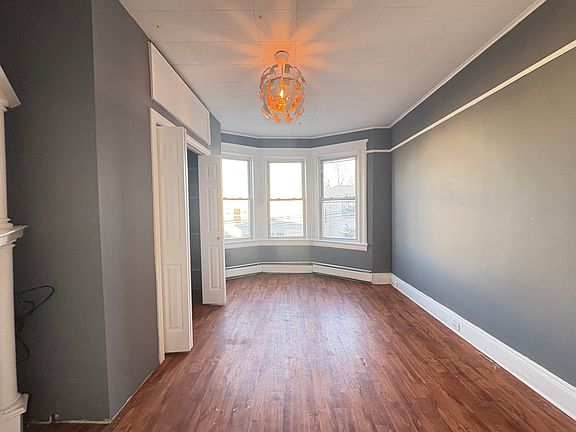 4th image of 163 Clendenny Ave #3R