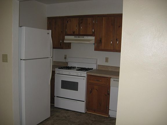 4th image of 4226 Queenswood Dr APT D