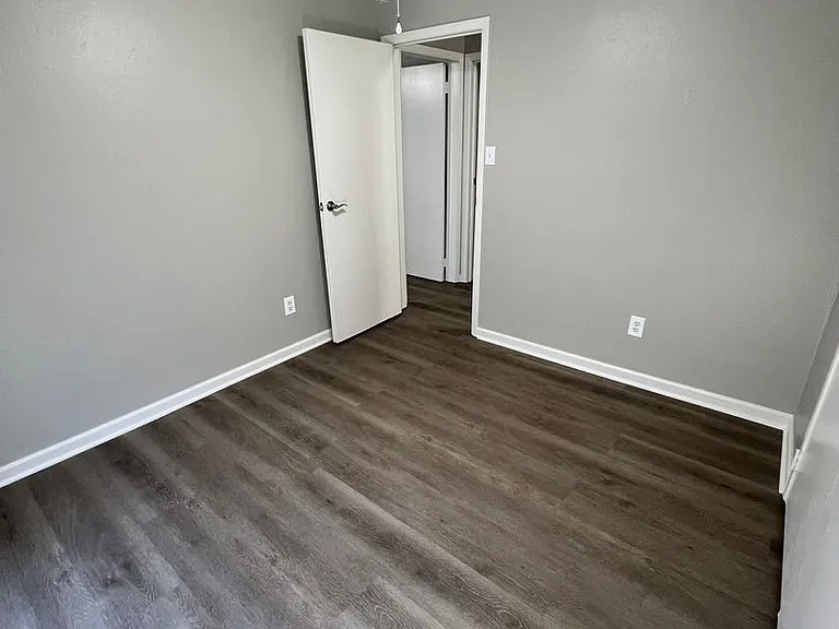 6408 NW Oak Ave — Photo 32