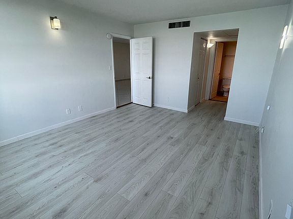 4th image of 6770 Indian Creek Dr APT 6F