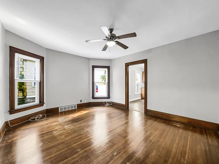 36 Callodine Ave #1 — Photo 1