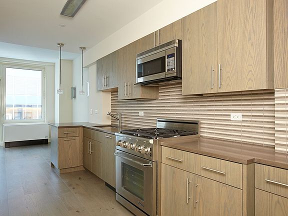 3rd image of 67 Liberty St APT 17