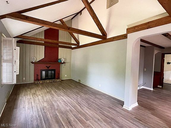 3rd image of 2877 Parkwood Dr