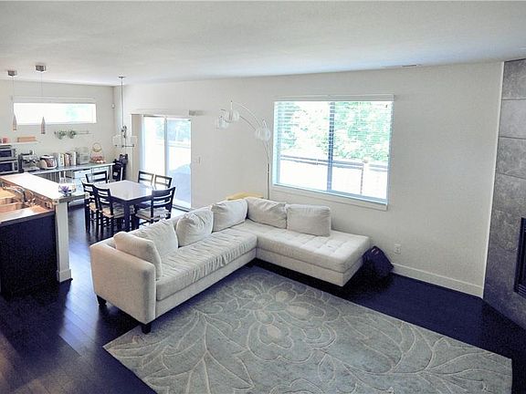 3rd image of 1305 158th St SW #1305