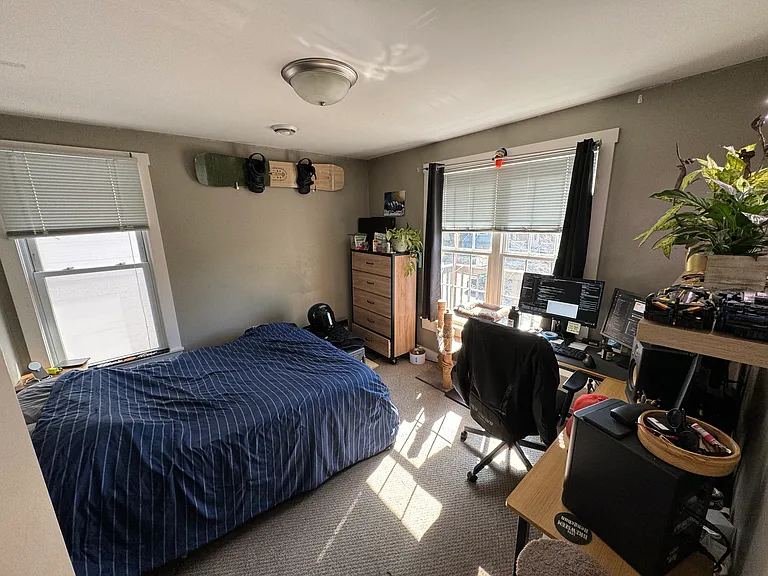 2726 N Oakland Ave #UPPER — Photo 5