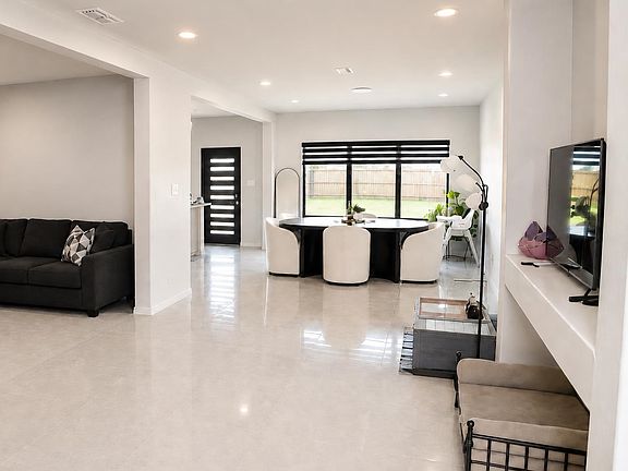 2nd image of 9907 Rosary Ln
