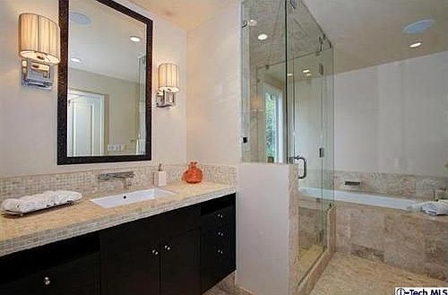 5th image of 1555 Linda Vista Ave