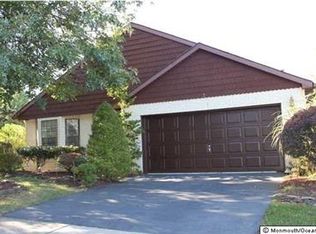 3 Hansom Ln, Marlboro, NJ 07746