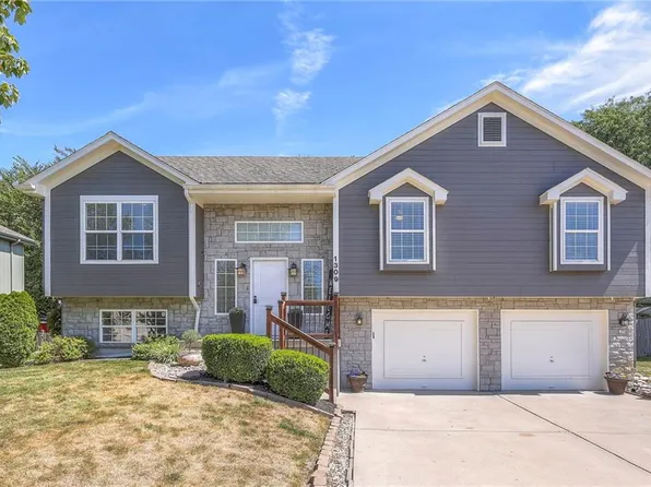 1309 Tyler Ln, Greenwood, MO 64034