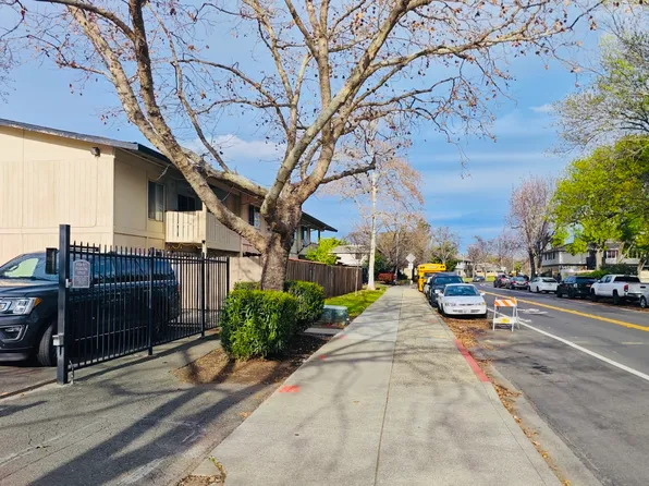 2525 Walters Way APT 4, Concord, CA 94520