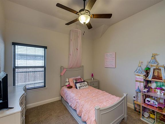 5th image of 330 Western Sky Ln
