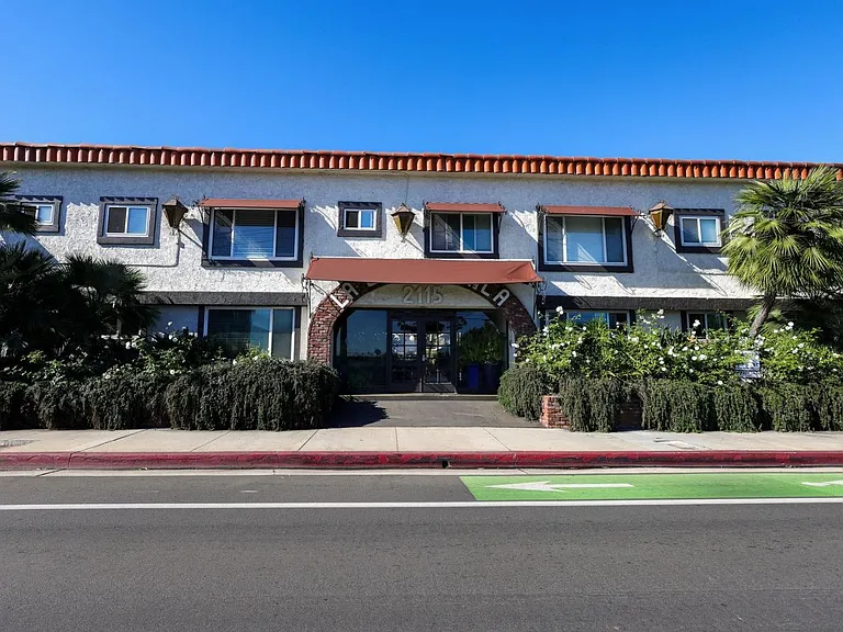 La Casa Blanca — Photo 17