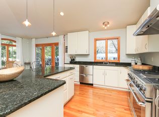 6 Victoria Rd, Manchester, MA 01944