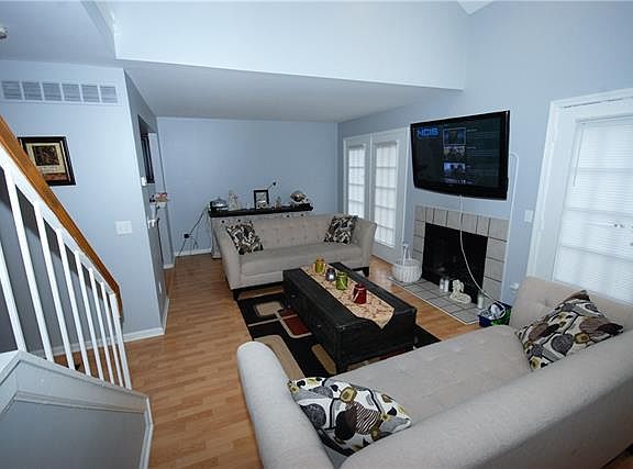 5th image of 43802 Stoney Ln